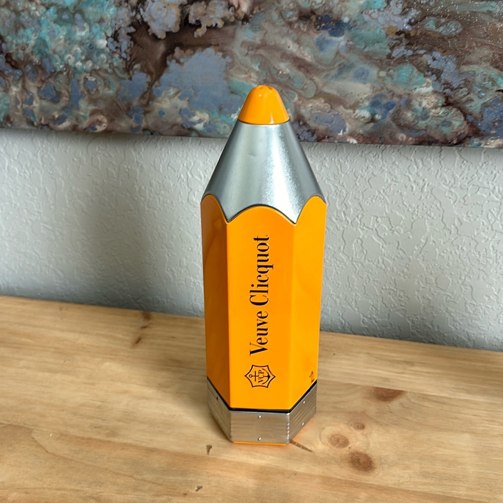 Venice Clicquot yellow pencils champagne bottle holder with screw off bottom - Picture 3 of 12